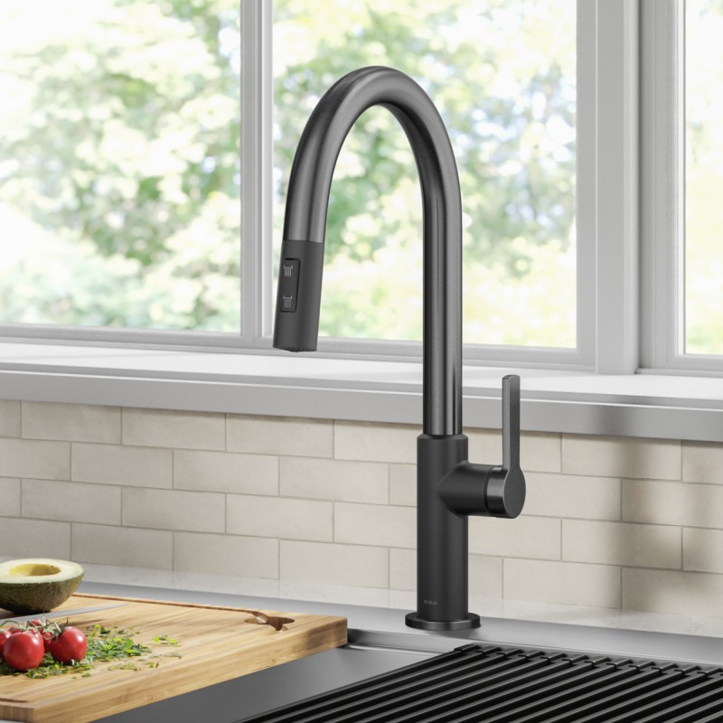 Oletto™ Single Handle Pull-Down Kitchen Faucet in Matte Black / Spot Free Black Stainless Steel